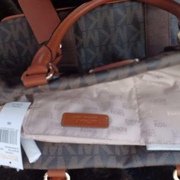Michael Kors Large Weekend Traveler, New with Tags, Retail for $398 - Picture 4 of 7